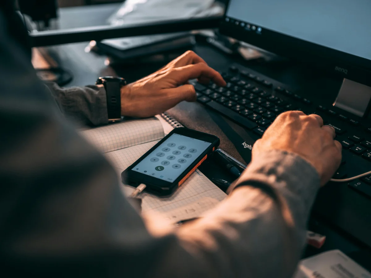 Zespół pracujący nad aplikacją mobilną